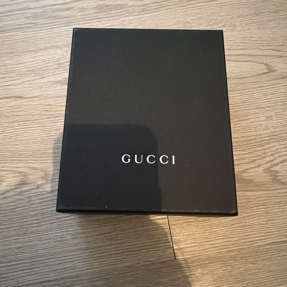 ✨POSH LIVE GIVEAWAY ✨BOUGHT AT THE GUCCI STORE IN  ITALY GUCCI WALLET - Picture 5 of 8